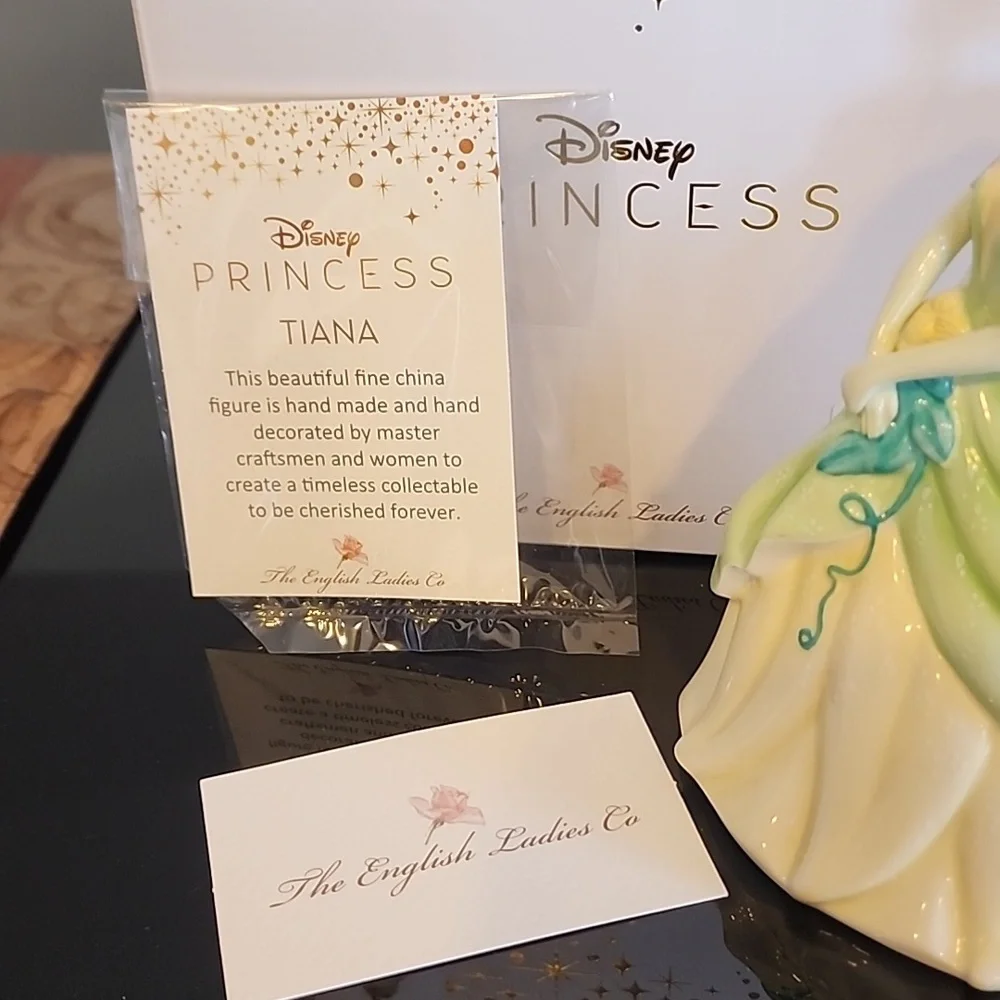Disney Princess Tiana Figurine - Green and Cream - Picture 4 of 4